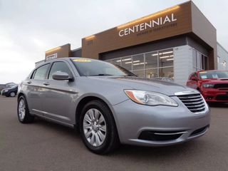 2013 Chrysler 200